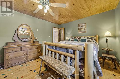 22 - 1213 Camp Jackson Road, Muskoka Lakes, ON - Indoor Photo Showing Bedroom