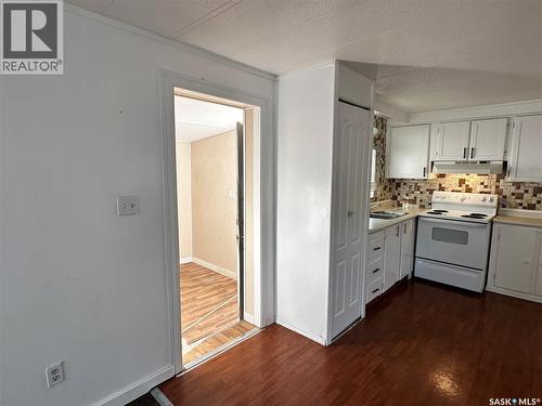 300 1524 Rayner Avenue, Saskatoon, SK 