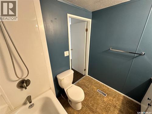 300 1524 Rayner Avenue, Saskatoon, SK 