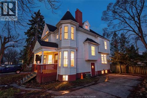 631 CHURCH  Windsor, ON N9A 4T5