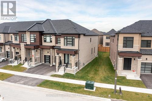 136 OGSTON CRESCENT  Whitby, ON L1P 0H3