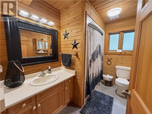 168 Fox Run Way, Mindemoya, Manitoulin Island, ON - Indoor Photo Showing Bathroom