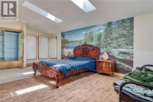 5 Mazza Avenue, Dundas, ON 