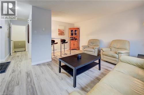 19 Hillbrook Crescent, Kitchener, ON - Indoor Photo Showing Living Room