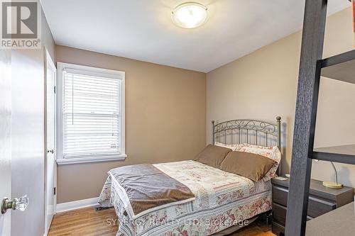 227 Sterling Street, London East (East C), ON - Indoor Photo Showing Bedroom