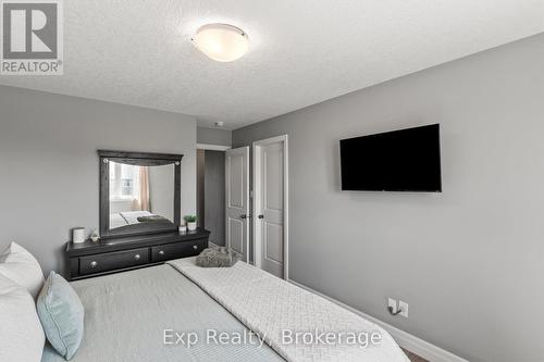 54 Cortland Crescent, Quinte West (Murray Ward), ON - Indoor Photo Showing Bedroom