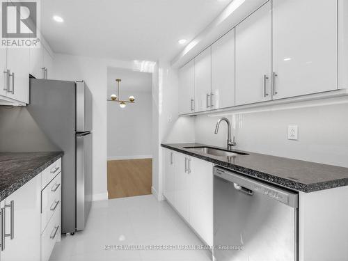 501 - 7 Bishop Avenue, Toronto, ON - Indoor Photo Showing Kitchen