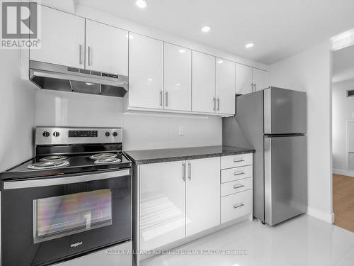 501 - 7 Bishop Avenue, Toronto, ON - Indoor Photo Showing Kitchen