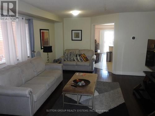 85 Weather Vane Lane E, Brampton, ON - Indoor Photo Showing Living Room