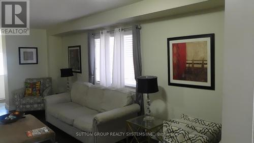 85 Weather Vane Lane E, Brampton, ON - Indoor Photo Showing Living Room