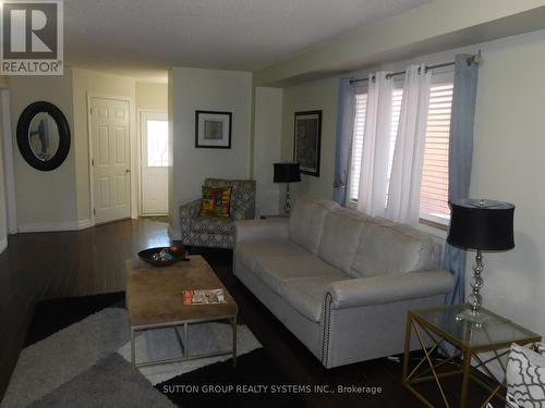 85 Weather Vane Lane E, Brampton, ON - Indoor Photo Showing Living Room