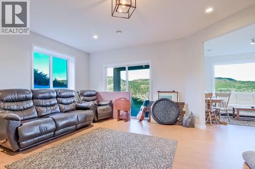 Lower Level Family - 2241 Rojem Road, Kelowna, BC - Indoor Photo Showing Living Room