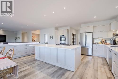 Open Kitchen - 2241 Rojem Road, Kelowna, BC - Indoor Photo Showing Kitchen With Upgraded Kitchen
