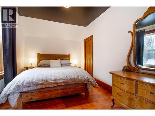 409 Third Street E, Revelstoke, BC - Indoor Photo Showing Bedroom