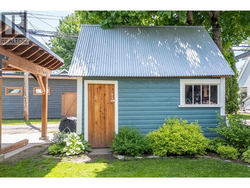 409 Third Street E, Revelstoke, BC - Outdoor
