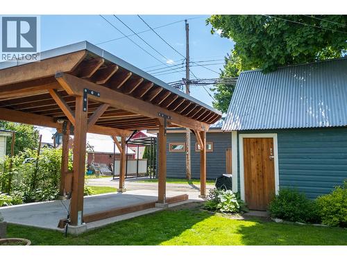 409 Third Street E, Revelstoke, BC - Outdoor