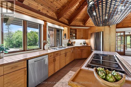 314 Baseline Road, Frontenac Islands (Howe Island), ON - Indoor Photo Showing Kitchen With Double Sink