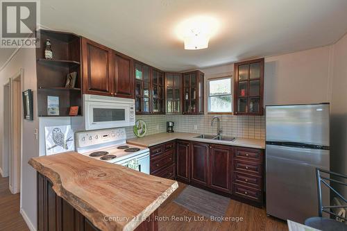 Fully functional kitchen - 4258 Canal Road, Severn, ON - Indoor Photo Showing Kitchen With Double Sink
