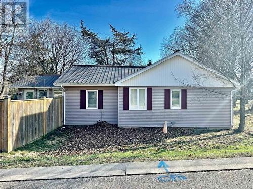 738 Mount Pleasant Road, Brant, ON - Outdoor