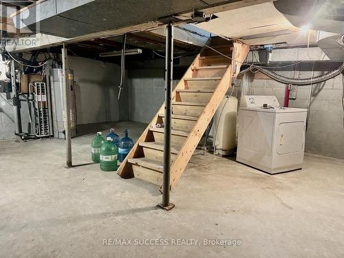 738 Mount Pleasant Road, Brant, ON - Indoor Photo Showing Laundry Room