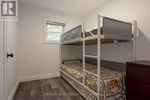 15 Manchester Trail, Kawartha Lakes, ON - Indoor Photo Showing Bedroom