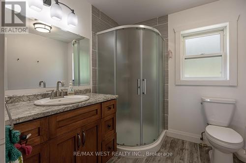 15 Manchester Trail, Kawartha Lakes, ON - Indoor Photo Showing Bathroom