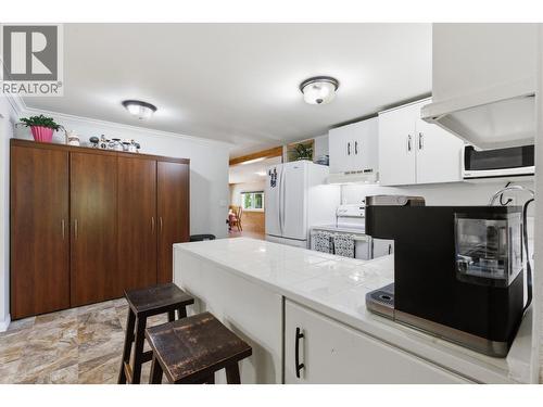 1824 Dog Creek Road, Williams Lake, BC - Indoor Photo Showing Kitchen