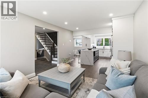2485 Woburn Crescent, Oakville, ON - Indoor Photo Showing Living Room