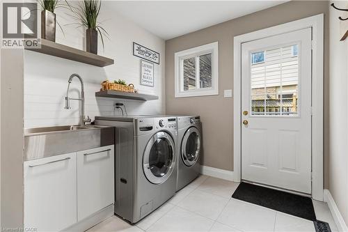 2485 Woburn Crescent, Oakville, ON - Indoor Photo Showing Laundry Room