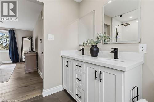 2485 Woburn Crescent, Oakville, ON - Indoor Photo Showing Bathroom