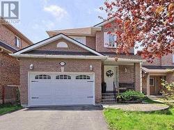 396 FLANAGAN COURT Newmarket, ON L3X 2E8
