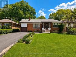 40 KINGSWOOD ROAD Oakville, ON L6K 2E3