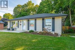 384 BRIARHILL AVENUE  London East (East A), ON N5Y 1N9