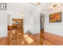 Entrance & Living room - 