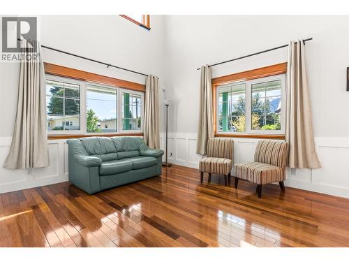 Living room - 701 Edward Street, Revelstoke, BC 