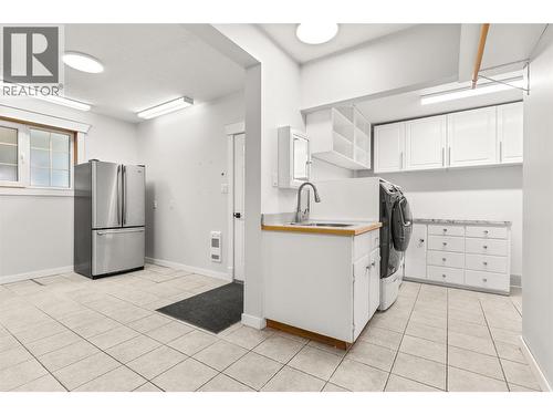 Huge mud room - 701 Edward Street, Revelstoke, BC 
