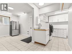 Huge mud room - 