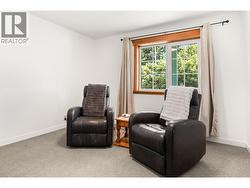Bedroom Main floor - 