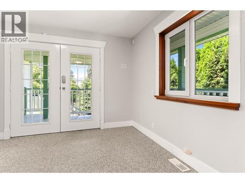 Suite with seperate entrance - 701 Edward Street, Revelstoke, BC 