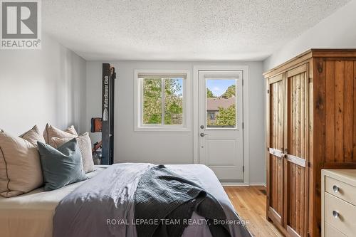 9 - 402 Montfort Street, Ottawa, ON - Indoor Photo Showing Bedroom