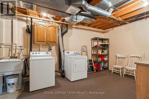 9 - 402 Montfort Street, Ottawa, ON - Indoor Photo Showing Laundry Room