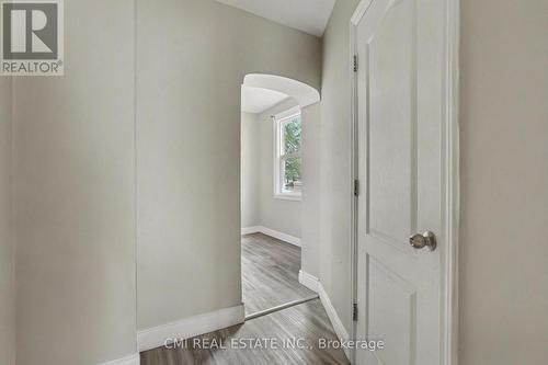 122 Montrose Street, Windsor, ON - Indoor Photo Showing Other Room