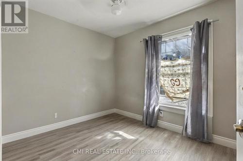122 Montrose Street, Windsor, ON - Indoor Photo Showing Other Room