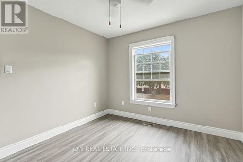 122 Montrose Street, Windsor, ON - Indoor Photo Showing Other Room