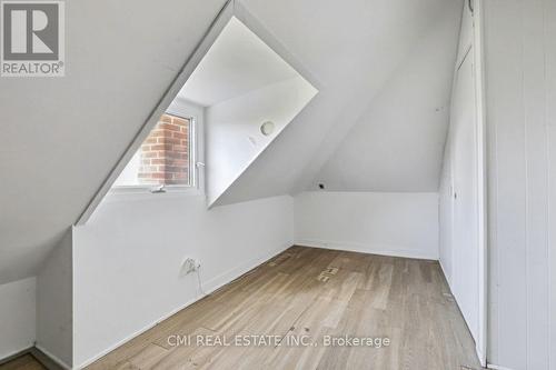 122 Montrose Street, Windsor, ON - Indoor Photo Showing Other Room