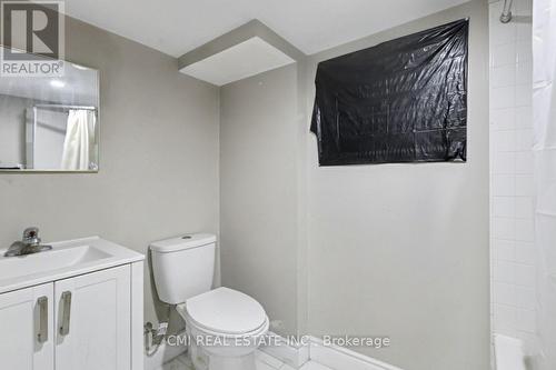 122 Montrose Street, Windsor, ON - Indoor Photo Showing Bathroom