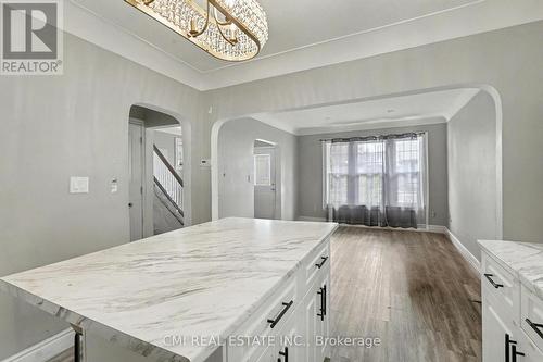 122 Montrose Street, Windsor, ON - Indoor Photo Showing Kitchen