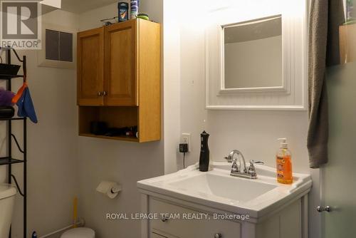 75 Winnifred Street N, Smiths Falls, ON - Indoor Photo Showing Bathroom