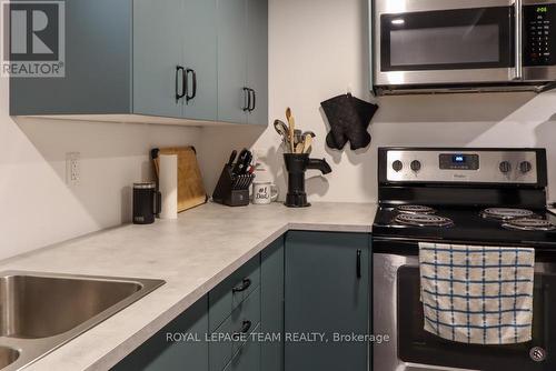 75 Winnifred Street N, Smiths Falls, ON - Indoor Photo Showing Kitchen