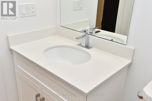 422 - 1936 Rymal Road E, Hamilton, ON - Indoor Photo Showing Bathroom